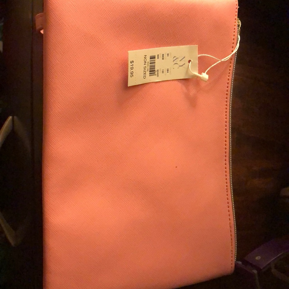 New York and company wristlet